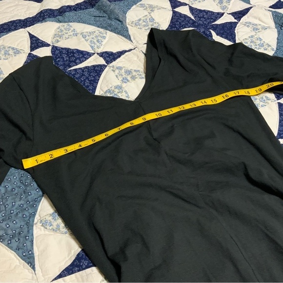 Shihar V-Neck Bodycon Black Dress - Picture 9 of 9